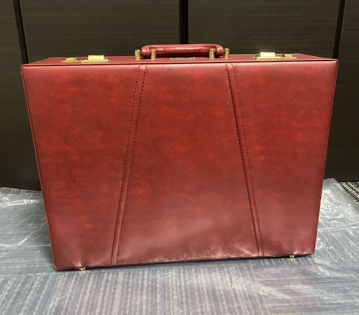 【中古】ポールJマイヤー PJM JAPAN アタッシュケース/メンズ/赤 ビジネスバッグ/旅行かばん/鍵付き/ハードケース拍卖