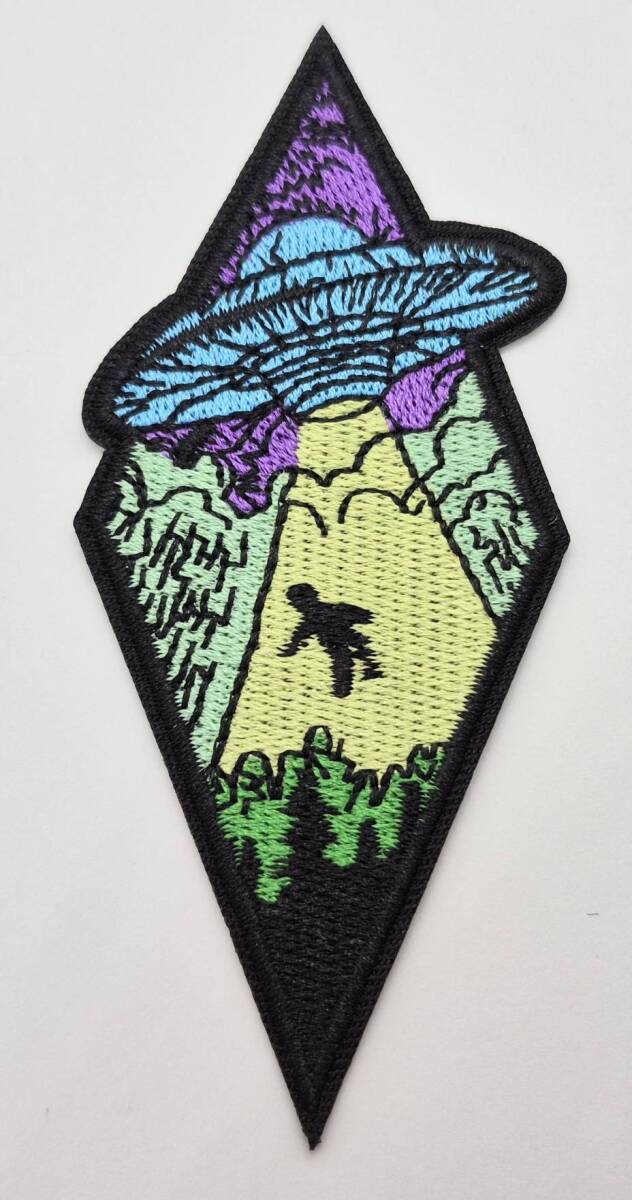 送料無料 UMA UFO 向こうから見ればこちらが異星人 パッチ アイロン のりつき 刺繍 ワッペン アップリケ スマアク拍卖