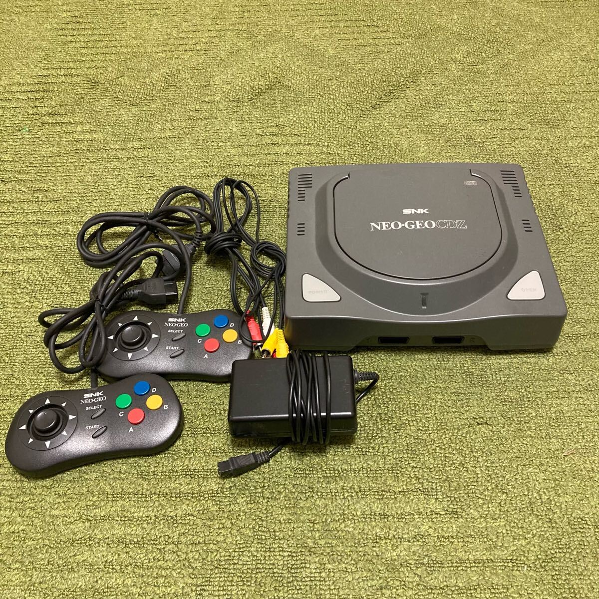 SNK NEOGEO ネオジオCDZ CD-T02 本体 コントローラー ACアダプター AVケーブル セット 中古品拍卖