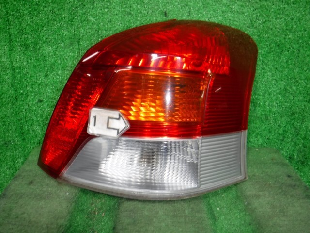 ヴィッツ DBA-SCP90 右テールランプ 2SZ-FE 81550-52730拍卖