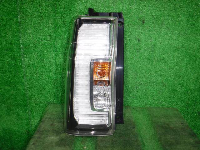 タント DBA-LA600S 左テールランプ KF-VE 81560-B2690拍卖