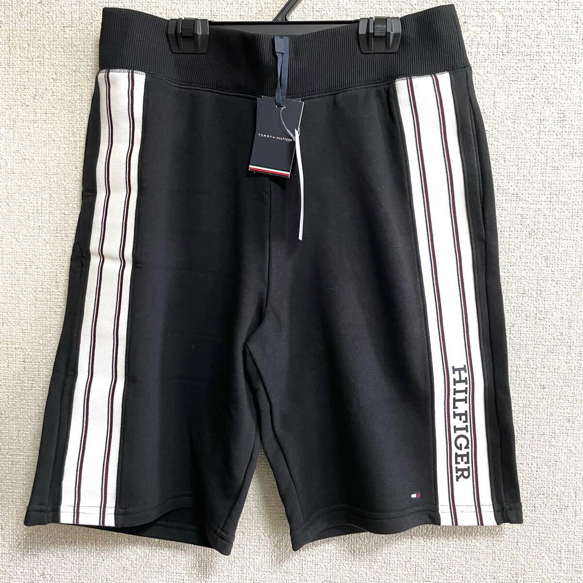 ★送料無料★新品 トミーヒルフィガー ハーフパンツ ショートパンツ ホームウェア Mサイズ 黒/AE拍卖