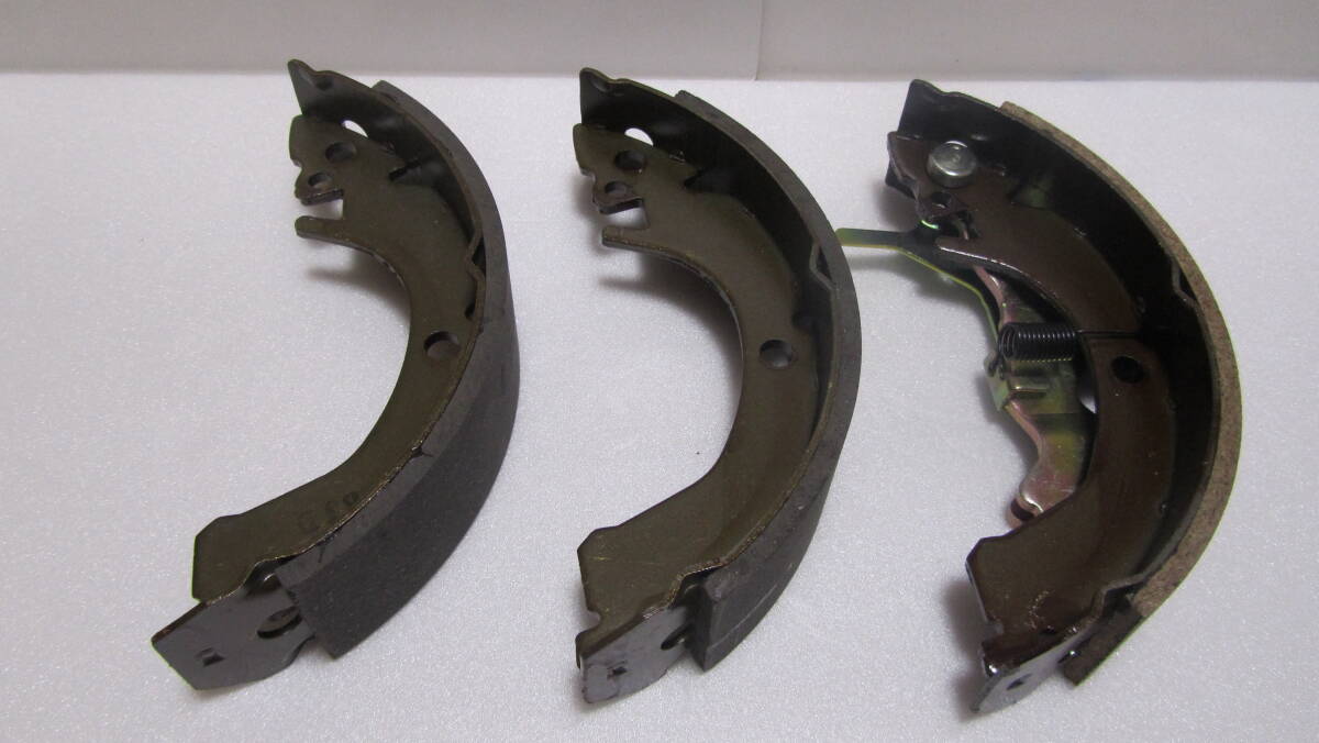 旧車 三菱 ミニキャブ U11 U14 U18 L015 リヤブレーキシュー 3枚セット 当時物拍卖