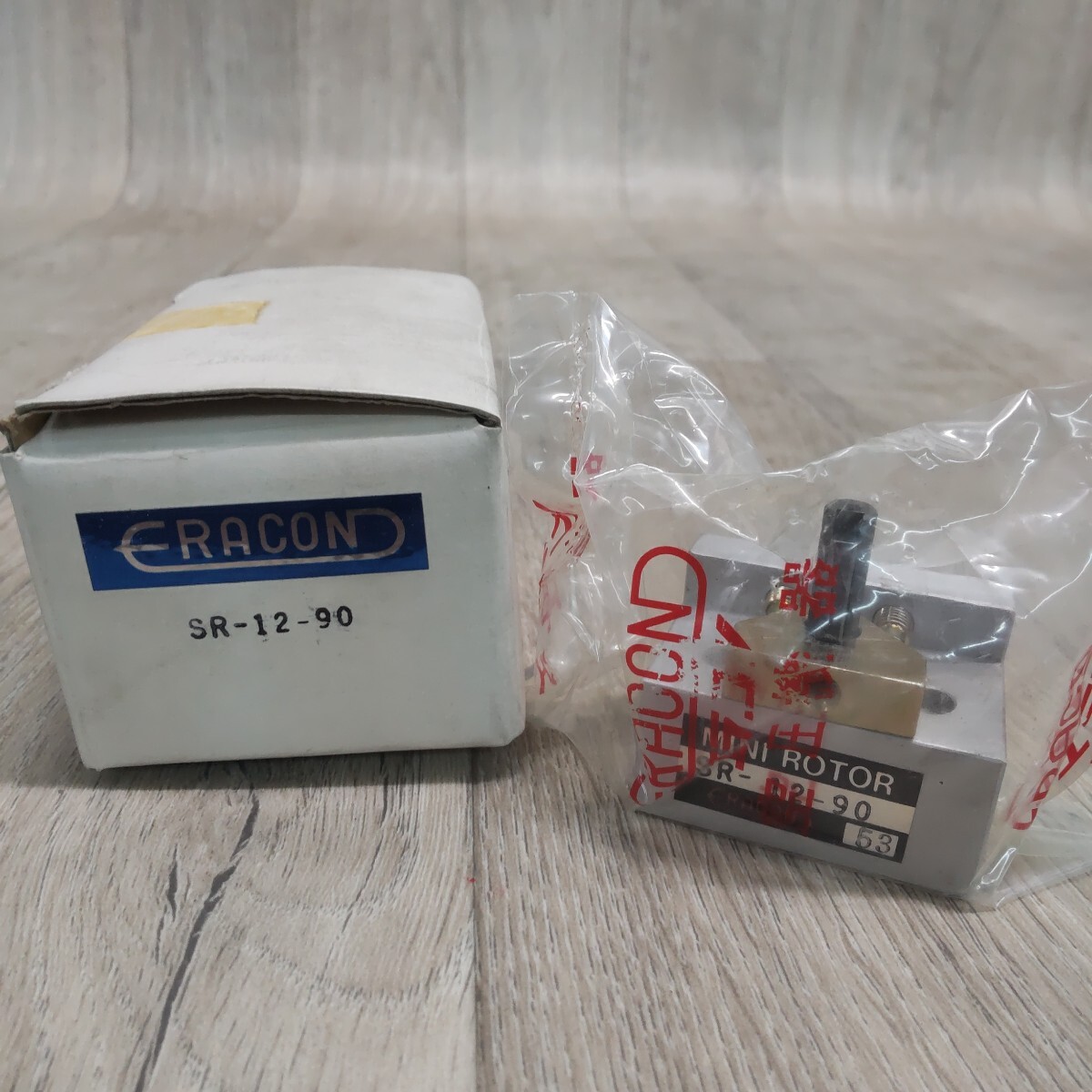 SSD-250725-91 未使用 エラコン ニューエラー ロータリーアクチュエーター SR-12-90 ミニローター MINI ROTOR シリンダ径:12 空圧機器拍卖