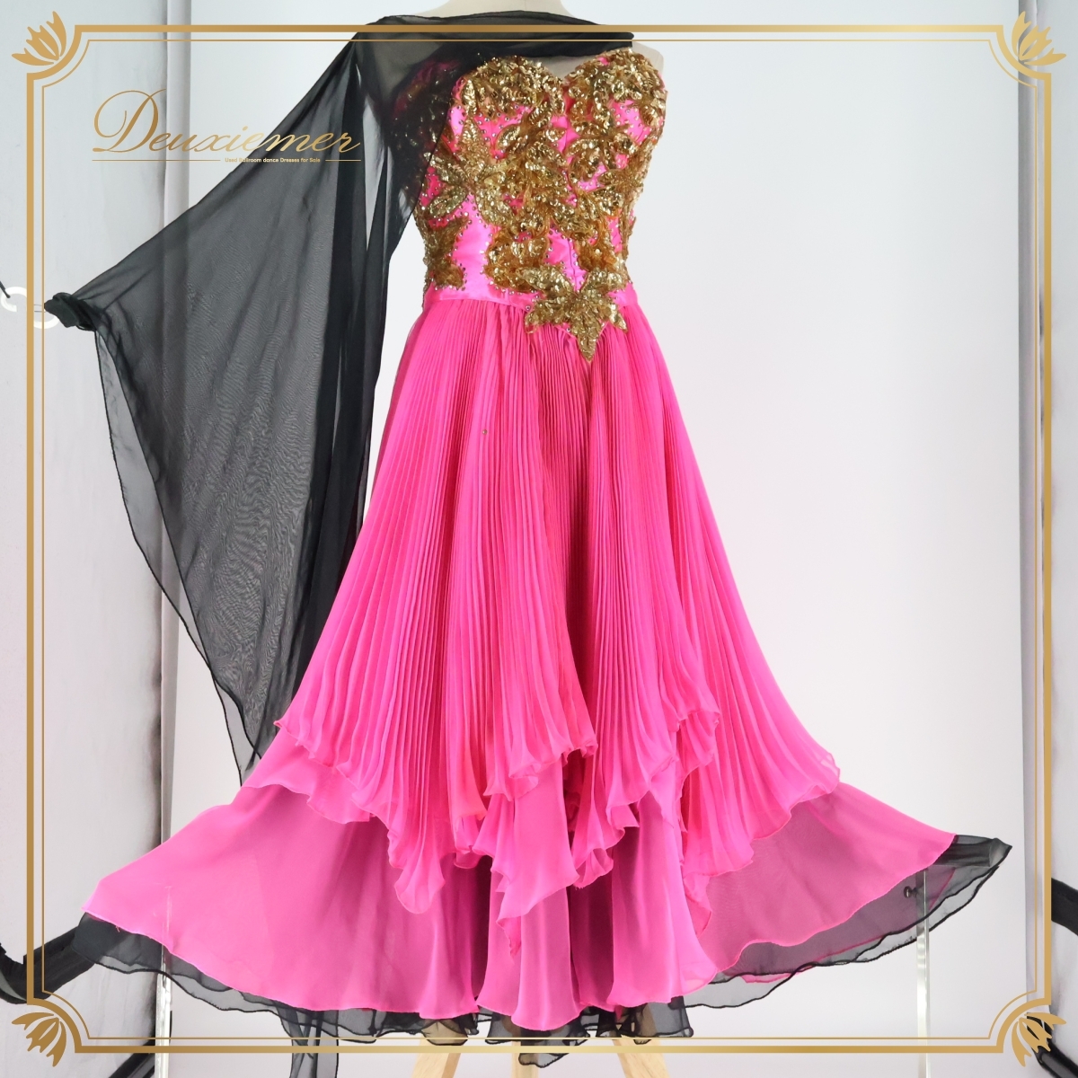 『送料無料』【社交ダンス衣装】ピンク ワンピース ドレス ブラック 黒 プリーツ ダンス デモ 競技用 フロート レース 綺麗 上品 金拍卖