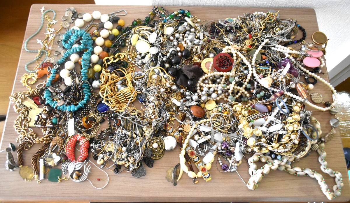 AM.01 イミテーション ネックレス アクセサリー パール タイピン 金メッキ 銀メッキ まとめ 総重量:約4.3kg ネックレス多め 拍卖