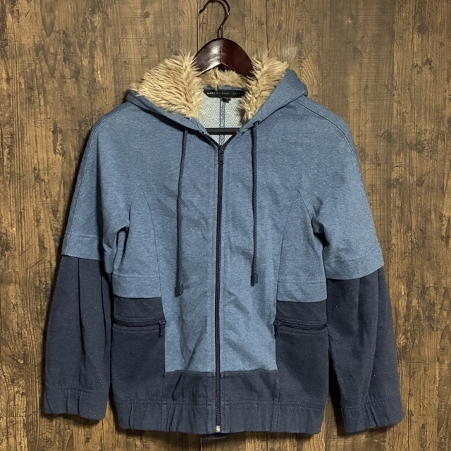 A500◇MARC BY MARC JACOBS | マークバイマークジェイコブスフード付きジップパーカースモーキーブルー×ネイビーレディースXSサイズ中古品拍卖