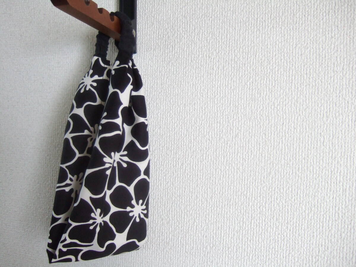 ★即決★ハンドメイド 北欧風花柄ブラック ややしっかり目コットンのゆるターバン***ヘアバンド リゾートにも 首元涼しく拍卖