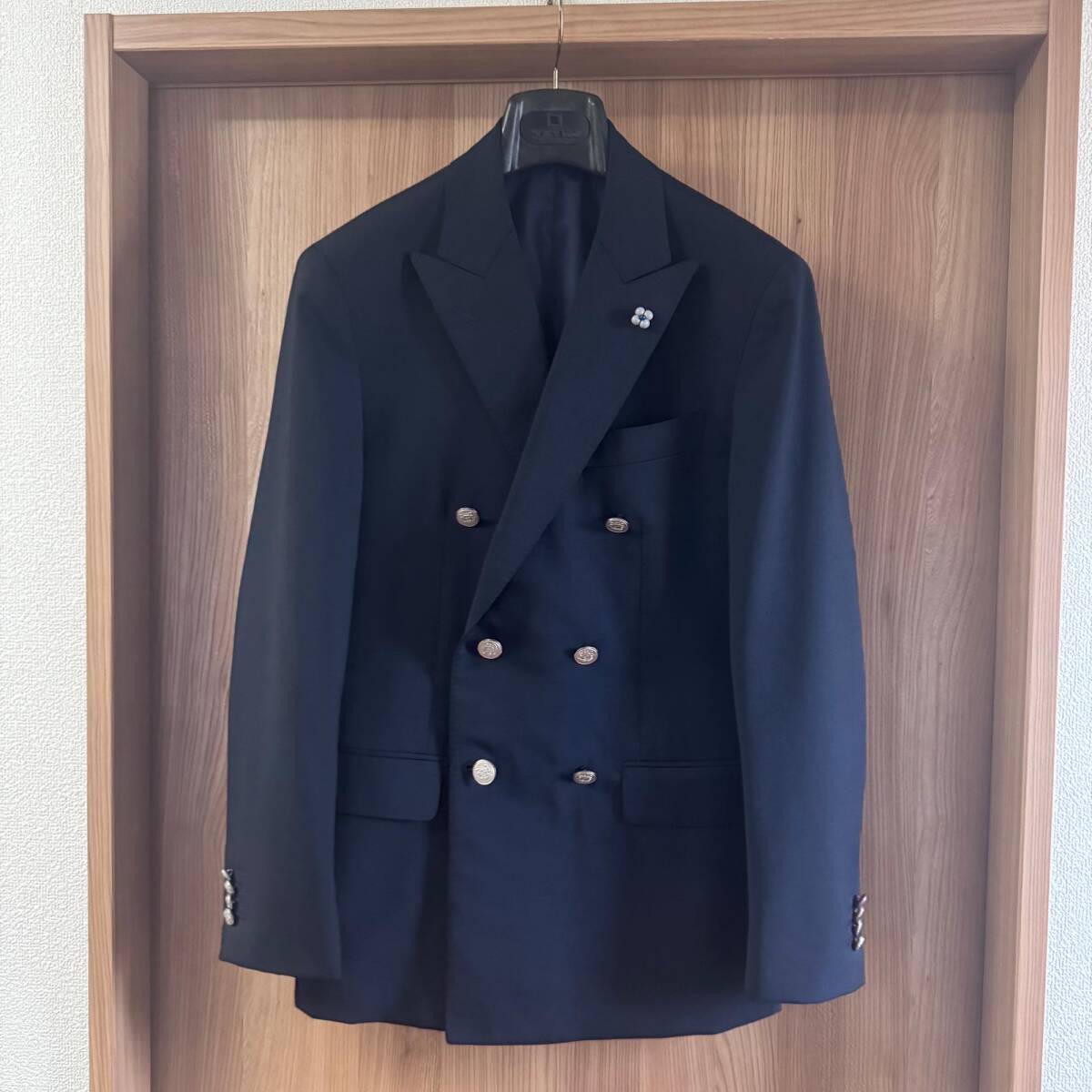 良品 CENTO チェント ブートニエール付き ダブルテーラードジャケット 定価約10万円 オーダー品 ウールモヘアブレザー メタルボタン メンズ拍卖