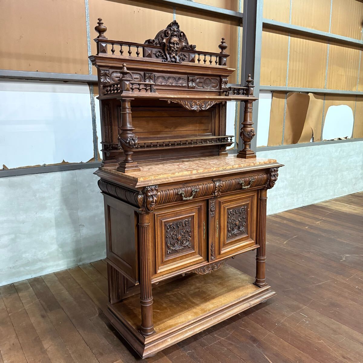 H17C8a フランスアンティーク アンリ二世様式キャビネット 鍵付き 収納棚 飾り棚 大理石 彫刻 リビングボード フレンチビンテージ家具拍卖