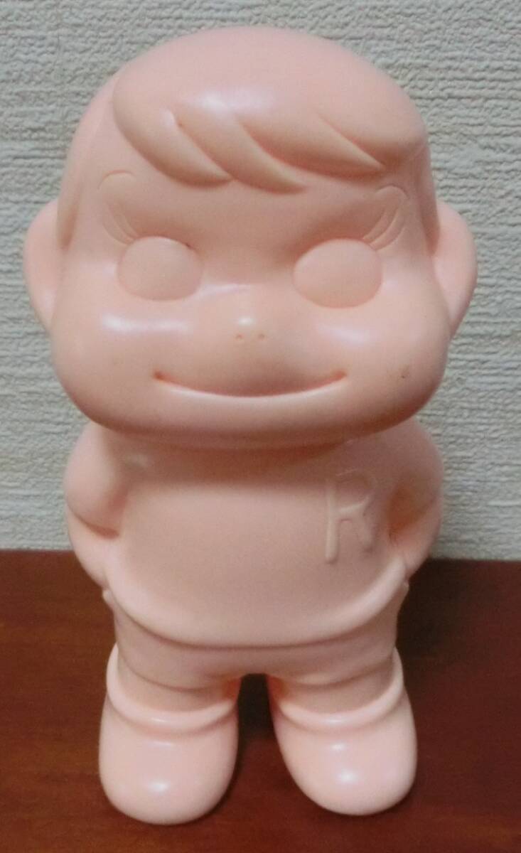 ろじうら本舗 ポコちゃん パチ 貯金箱 1997 未塗装 ピンク 肌色 ソフビ 怪獣 恐竜 ペコちゃん拍卖
