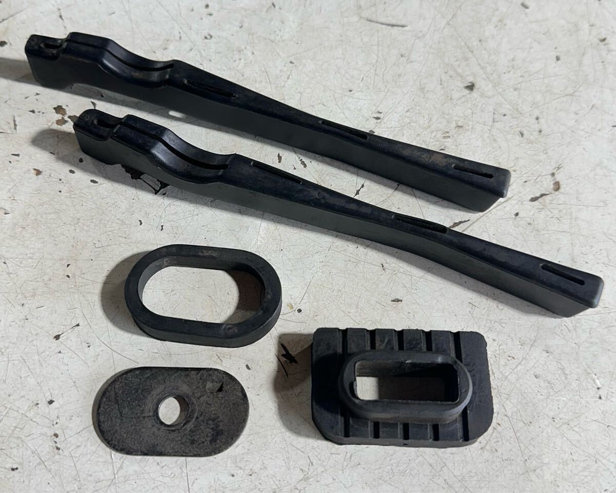 YAMAHA/ヤマハ 3VN SRX400 タンク ゴム 左右タンクガードゴム マウント セット 強い劣化や千切れなど無し 純正部品 品薄拍卖