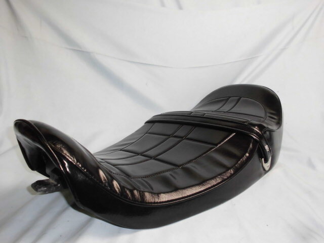 ■ ゼファー400 Z1 Z2 風 艶有り黒レザー カスタムシート 段シート 拍卖