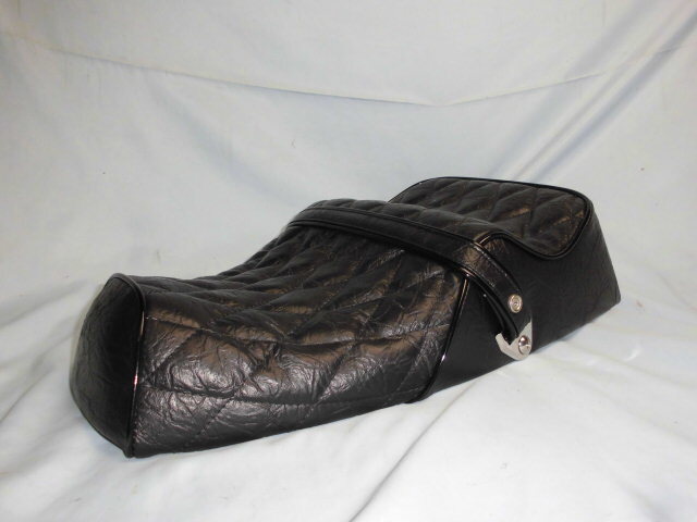 ■ ジャイロX シボ入り黒レザー ダイヤ柄ステッチ 段シート カスタムシート 黒シボ拍卖