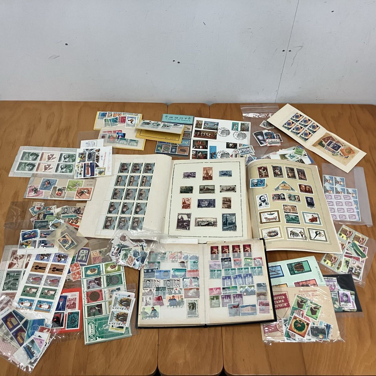 7-168 バラ切手 バラ 記念切手 外国切手 コレクション シート まとめ セット マレーシア キューバ ヨーロッパ 欧州 など 切手 手紙 レター拍卖