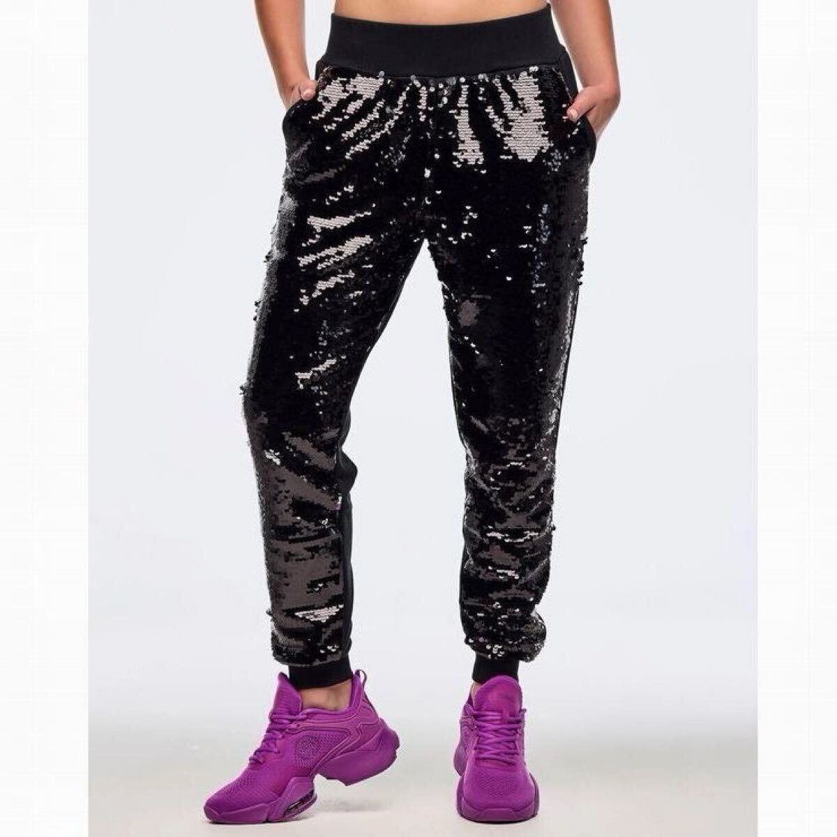 【正規品・新品】Mサイズ★ZUMBA・ズンバ★スパンコール ジョガー パンツ拍卖