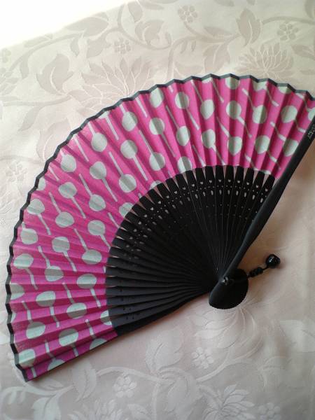 ** マタノアツコ ** 収納袋付き 扇子 ピンク拍卖