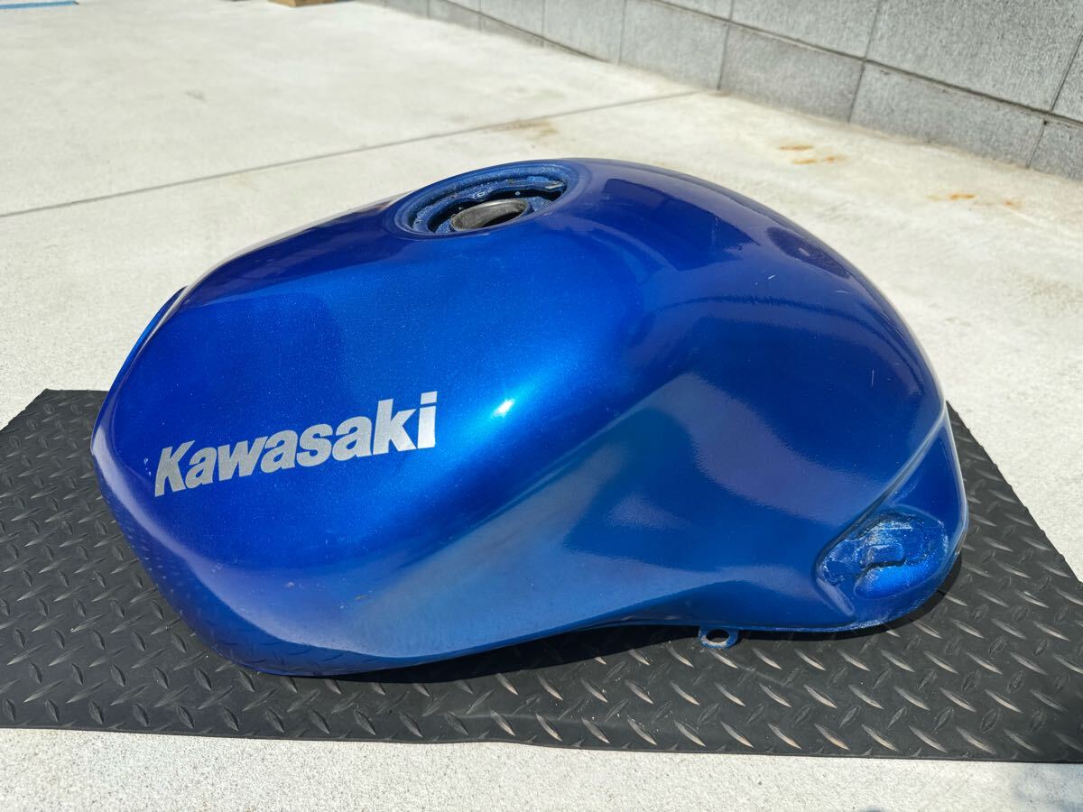 zr-7s ガソリンタンク 青 凹みはなさそう拍卖