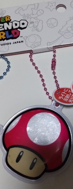 ユニバ USJ スーパーマリオ キーチェーン 赤 キノコ 光る きのこ キーホルダー 土産 チャーム拍卖