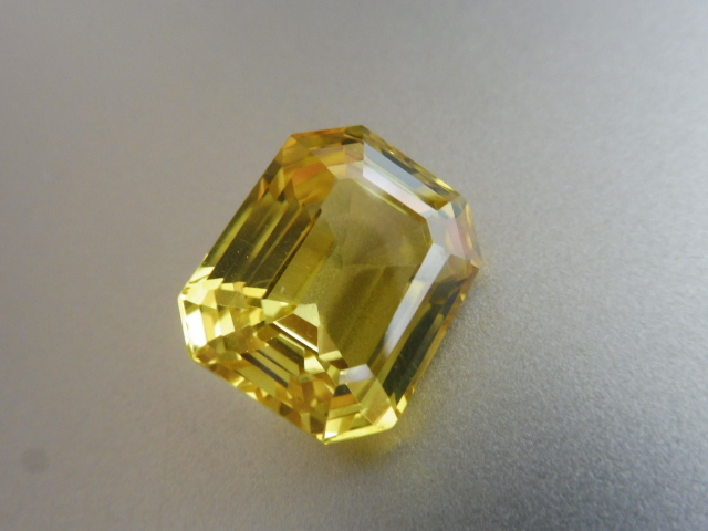 【色・輝きともにイエローサファイアの最高峰】イエローサファイア 約19ct ルース 裸石 一押し品拍卖