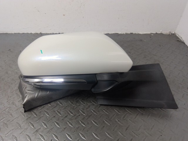 プリウス ZVW50 右 ドア ミラー 87910-47360 070拍卖