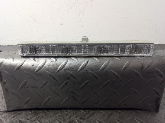 カローラアクシオ 5BA-NRE161 ハイマウント ストップ ランプ 81006-12090-C0拍卖