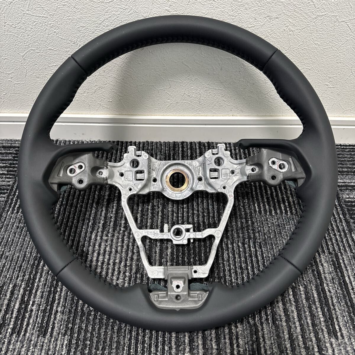 新車外し 超美品 トヨタ 80系 ハリアー 純正 レザー ステアリング ハンドル GS120-08470拍卖