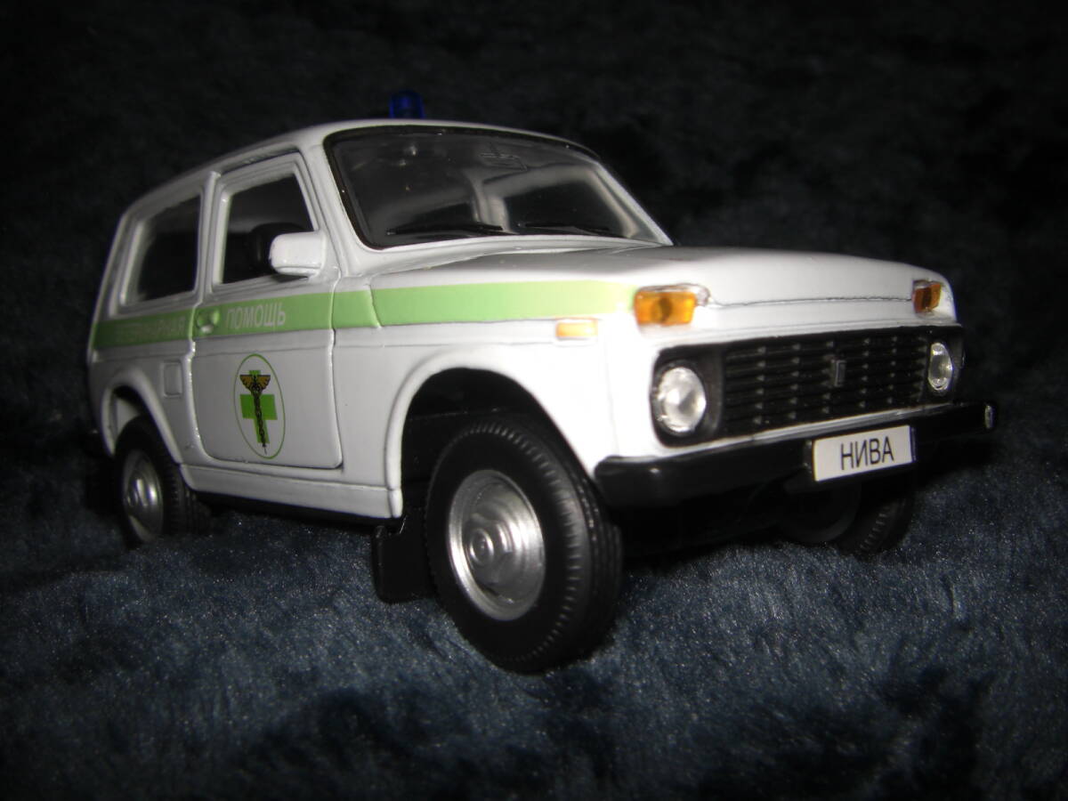 ★貴重ロシア製ミニカー★ラーダ・ニーヴァ☆乗用車型フルタイム4WD SUV◇1/34スケール拍卖