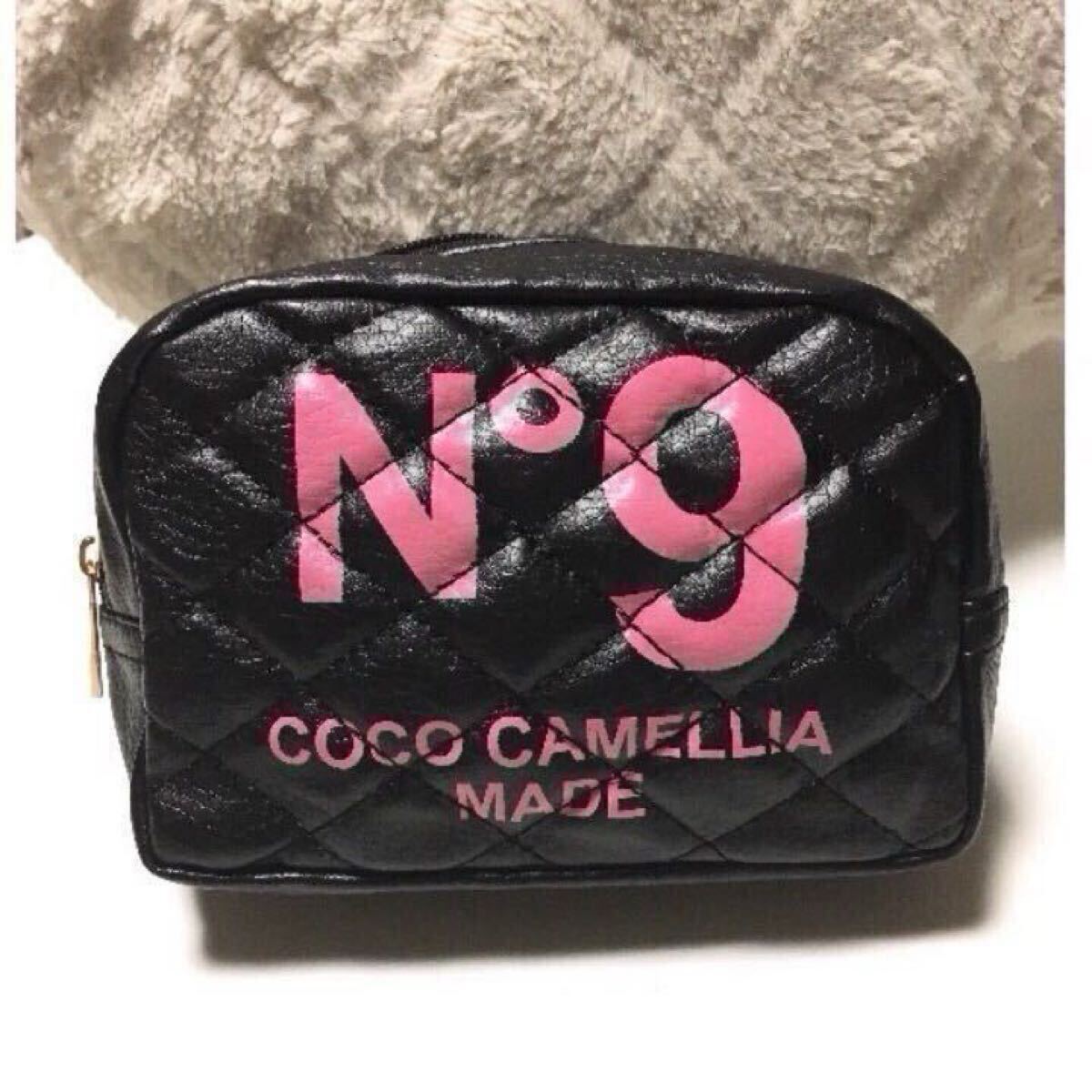 【特価SALE】新品 キルティング ポーチ レディース メンズ 化粧 コスメ ロゴ プレゼント 誕生日拍卖