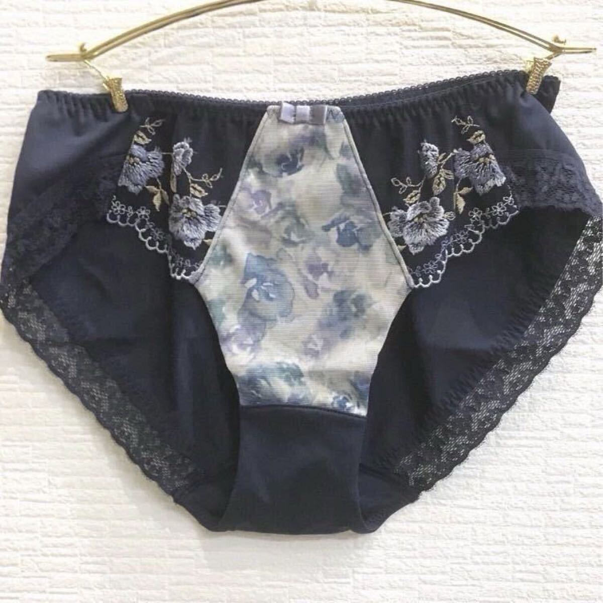 新品 SALE Mサイズ ショーツ レディース ネイビー拍卖