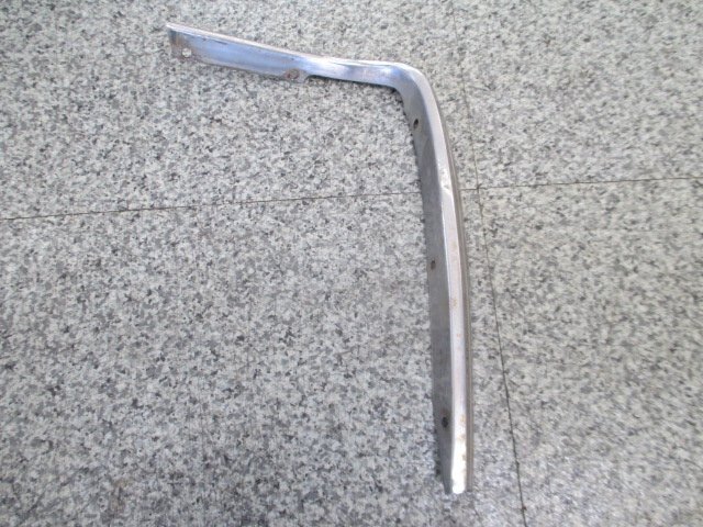 S57型、プリンススカイライン、フロントフェンダー先端 ライト回りのメッキモール(左/助手席側)拍卖