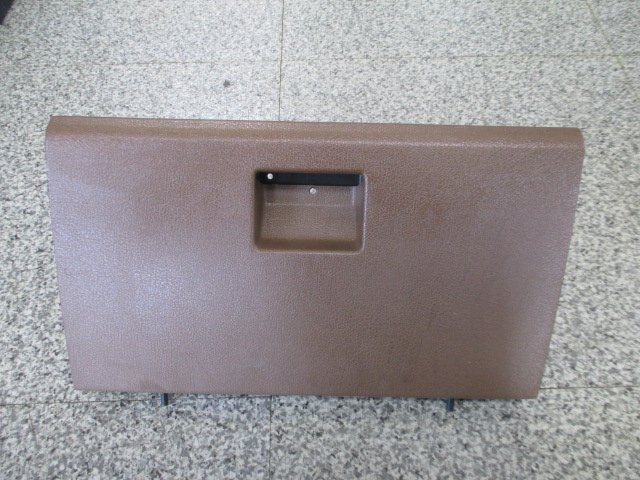 GX71、クレスタ、エクシード、グローブボックス(※蓋のみ) トリムコード GS43拍卖