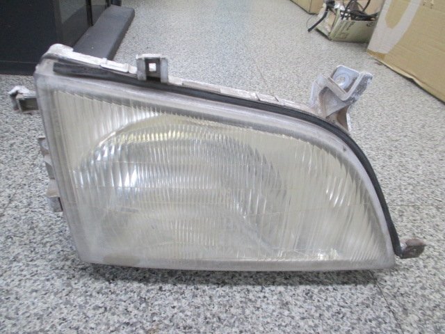 XZU411 トヨタ ダイナ ICHIKOH 1635 ヘッドライト(右)拍卖