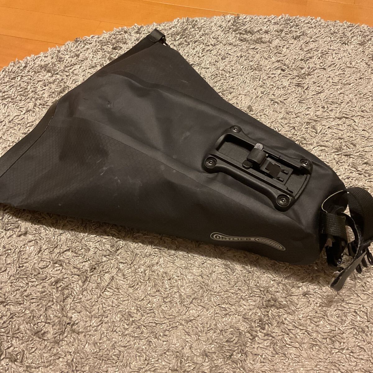 ORTLIEB オルトリーブ サドルバッグ2 ブラック 4.1L 防水仕様 OR-F9424拍卖