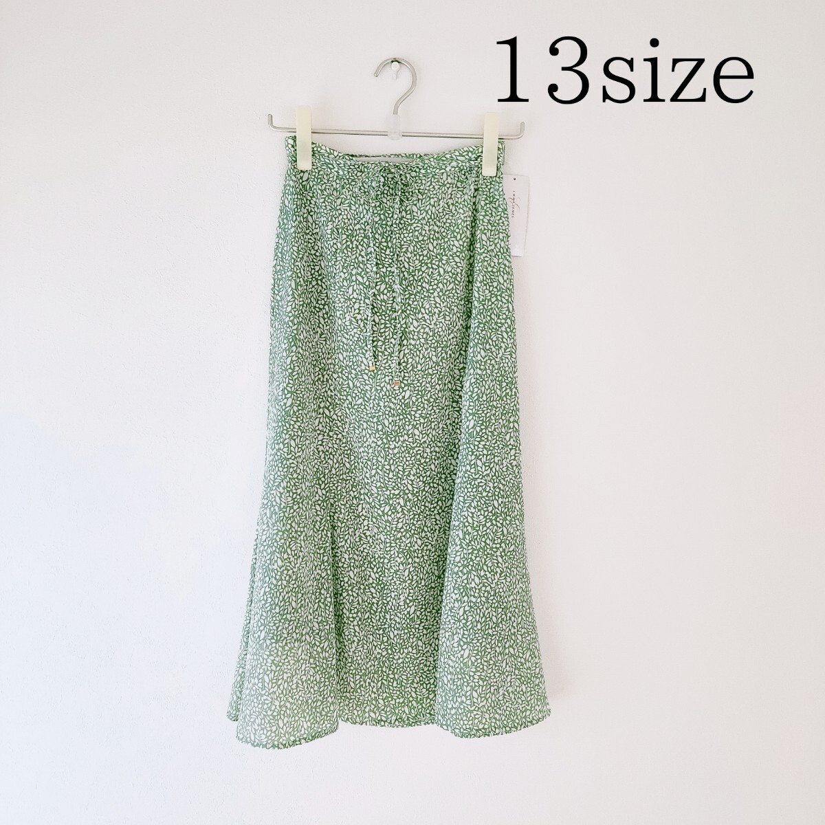 【匿名配送・送料無料】新品タグ付き エマジェイムス ボタニカル柄スカート 13号サイズ 緑 グリーン拍卖