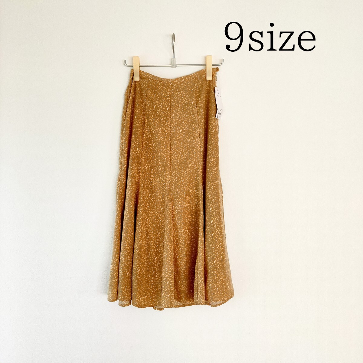 【匿名配送・送料無料】新品タグ付き エマジェイムス スカート 9号サイズ ライトフレンチベージュ 黄拍卖