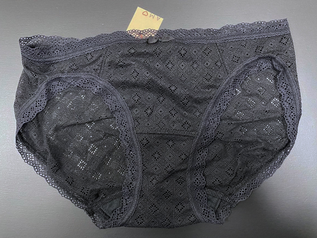 10203150-m014■Mサイズ■黒■ほんのり透け感がちょっぴりセクシーな総レース サニタリー ショーツ AMO'S STYLE by Triumph 浮かせマチ拍卖