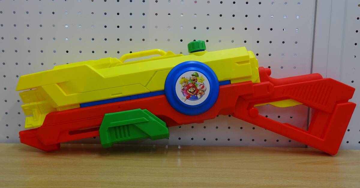 (M-403) USJ マリオ ウォーターシューター 水鉄砲 ユニバーサルスタジオジャパン パレード 夏物 水遊び プール アウトドア レジャー 中古 拍卖