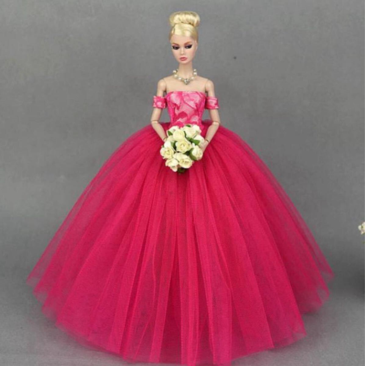 ショッキングピンクのベール付きドレスリカちゃん・バービーちゃん・お人形さん用 バービー拍卖