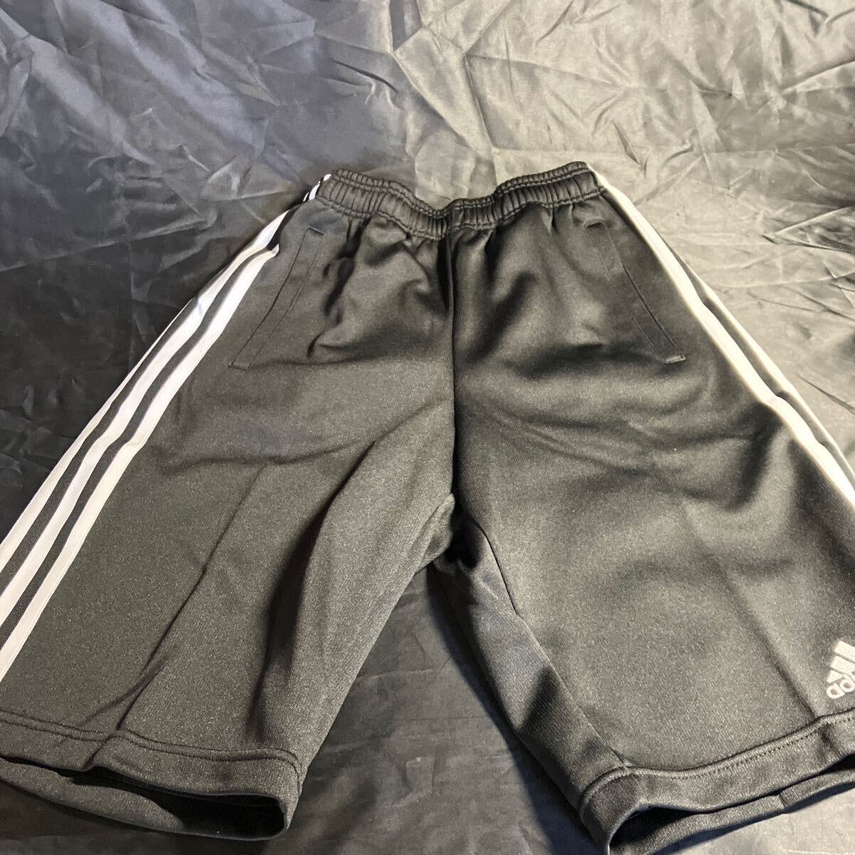 K54 adidas 752479 ハーフパンツ 160サイズ ブラック×ホワイト 新品未使用品 スポーツ ランニング ◎刺繍ロゴ入り拍卖