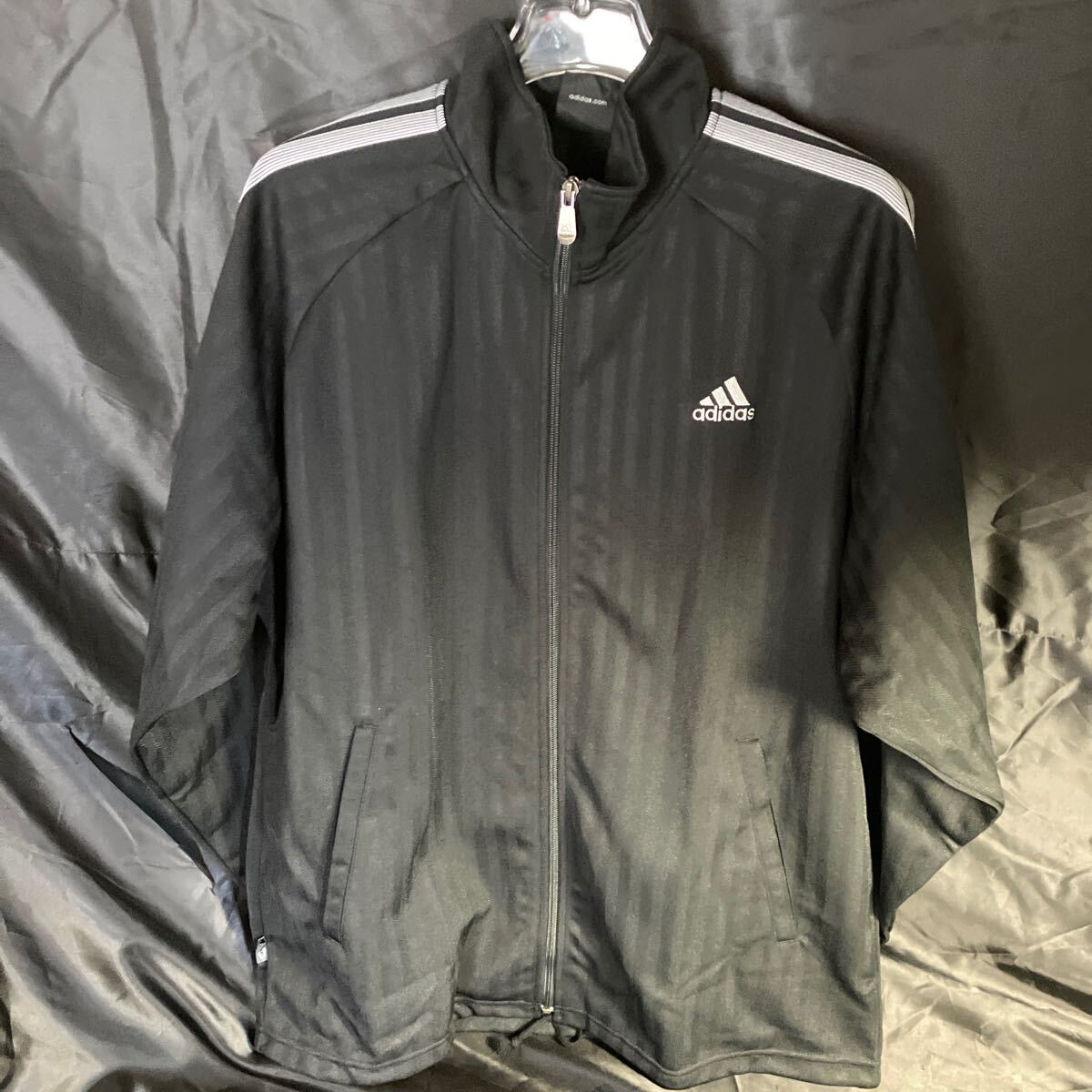 K95 adidas 188144 トラックジャケット Oサイズ ブラック×グレー 新品未使用品 スポーツ ◎刺繍ロゴ入り拍卖