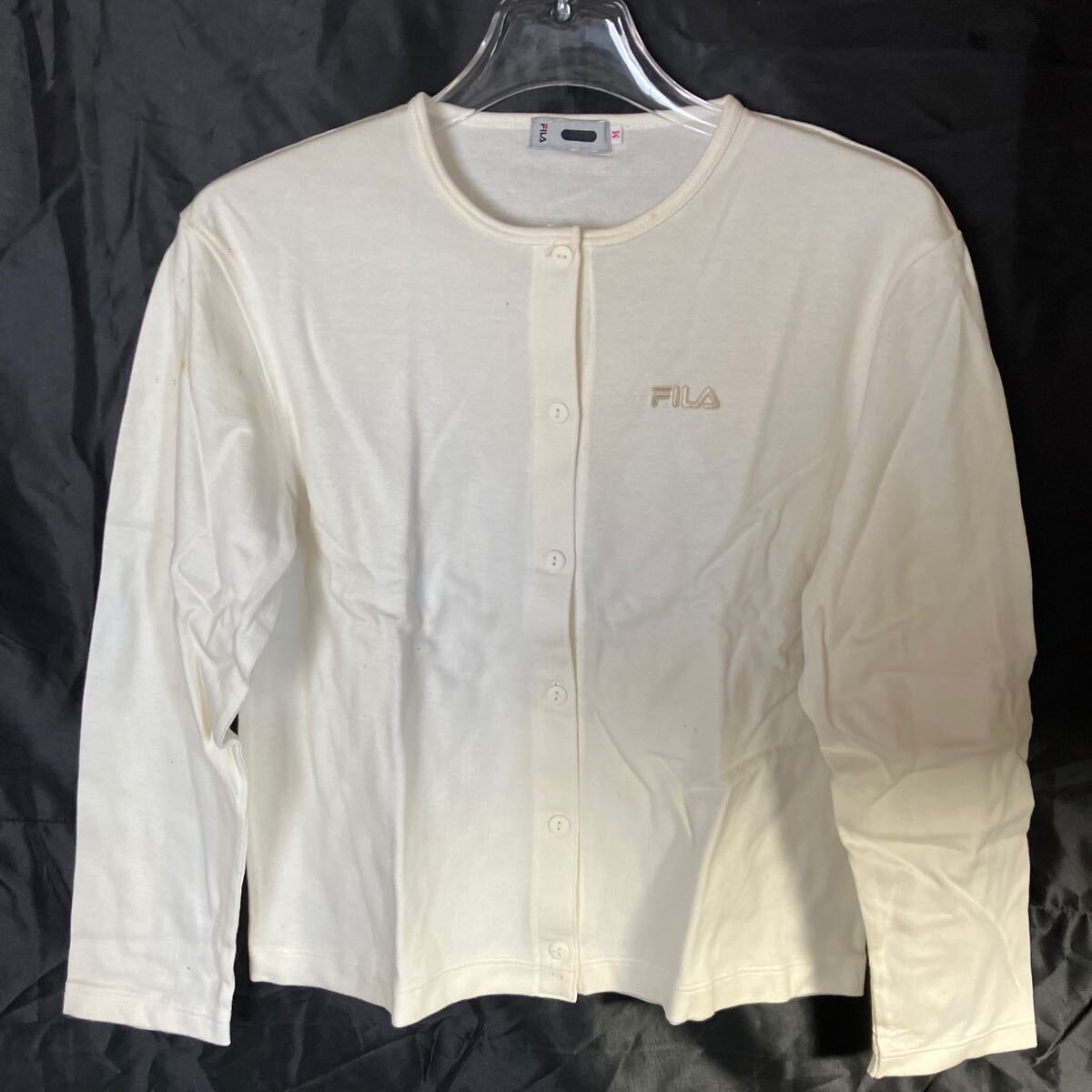 A70 FILA 16JKW2475 カーディガン Mサイズ レディース ホワイト 新品未使用品 ◎刺繍ロゴ入り ◎袋付き 星経年劣化あり拍卖