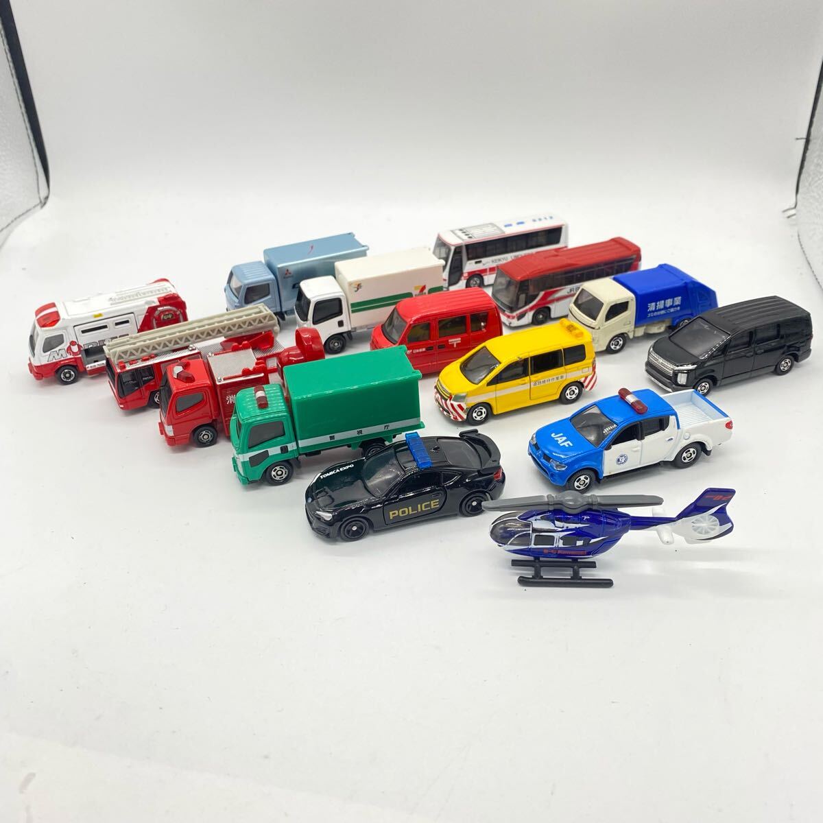 1円〜 7S トミカ まとめ セット売り パトカー 消防車 郵便局 JAF セブンイレブン 京急 JR Kawasaki 三菱 働く車 ミニカー おもちゃ 19拍卖