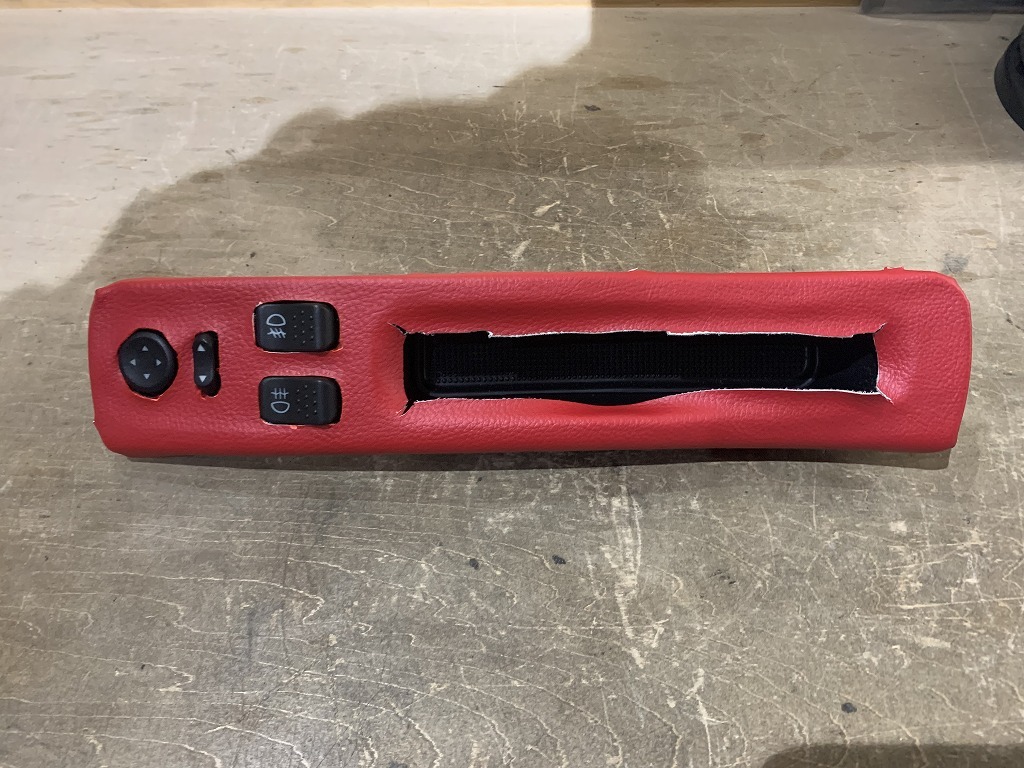 【2303138】アルファロメオ 156 純正 ミラー フォグランプ スイッチ ※赤レザー貼り有り 156016100拍卖