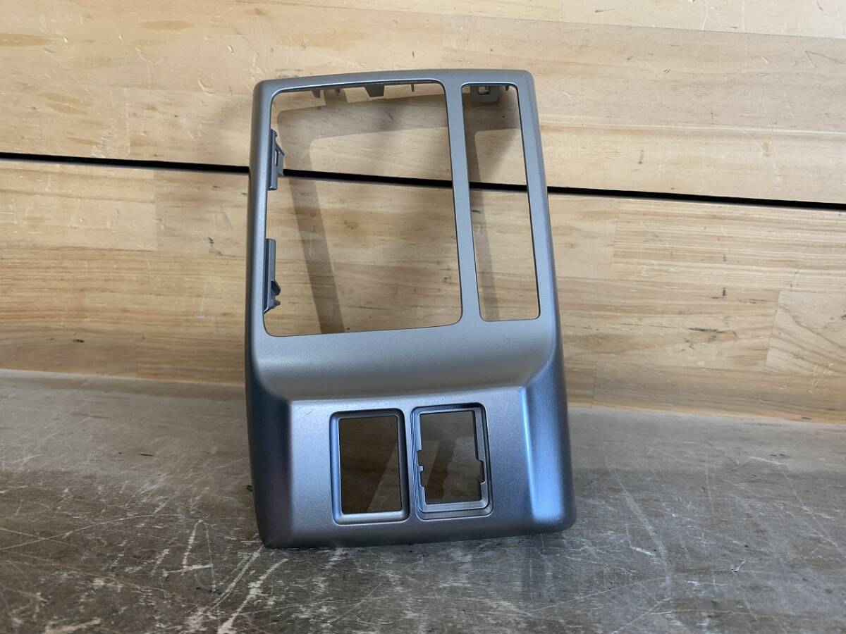 【2405069】トヨタ 130系 マークX 純正 シフトパネル 58843-22080拍卖