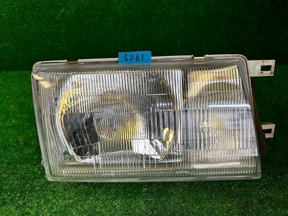 W6261-250703 セドリック Y31 ハロゲン ヘッドライト 右 ステー割れあり H12年式 日産 NISSAN (C)拍卖