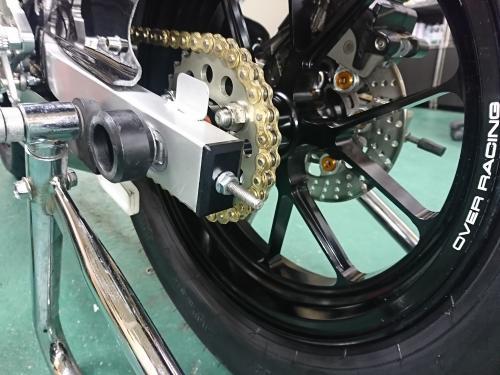 NSR50/NSR80/NSF100用アルミ削り出しチェーンアジャスターエンドキャップ (ブラック・オレンジ・チタンカラー)拍卖