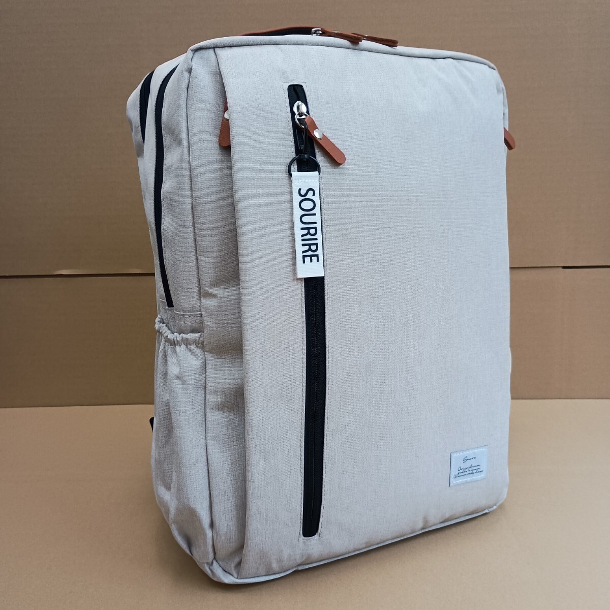 【新品】送料込み スクエアリュック リュックサック 多機能 通勤通学 軽量 レディース メンズ オフホワイト ビジネス カジュアル拍卖