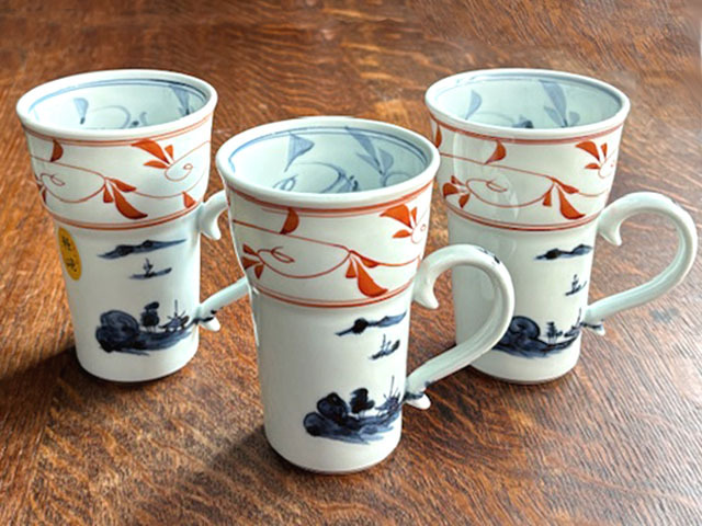 ビールグラス●陶器グラス3個セット●有田焼一義窯●軽碗●白地に青絵と赤絵拍卖