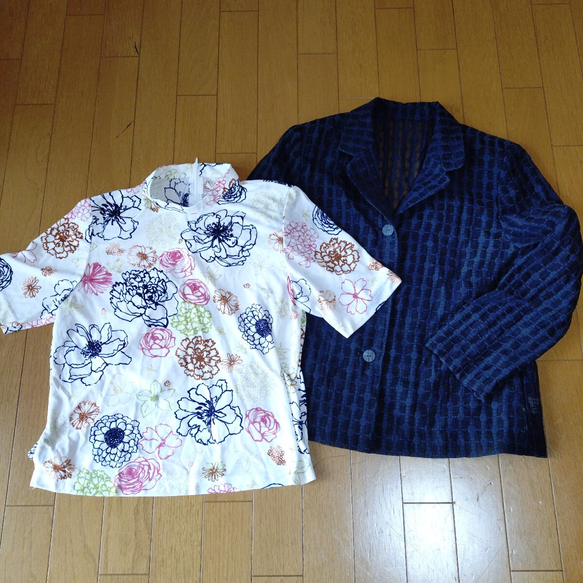 【同梱可】花柄 半袖カットソー  夏物ジャケット セットで拍卖